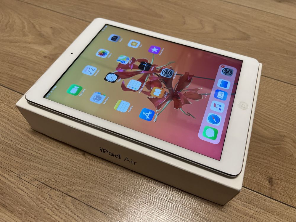 Idealny iPad Air SILVER A1475 CELLULAR w PERFEKCYJNYM stanie!