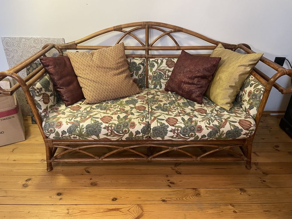 Sofa rattanowa boho z poduszkami