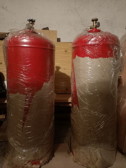 Продам б/в балон без газу об'ємом 50 літрів з новим клапаном!