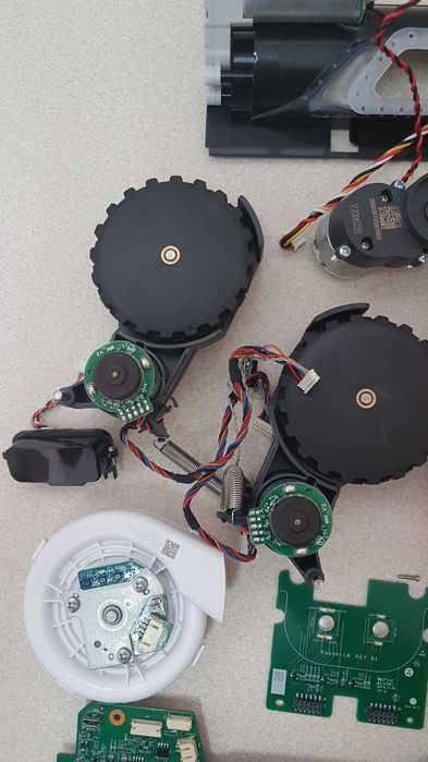 Części Xiaomi Roborock s5max, s6, s6 maxv, s7. Nowe i używane.