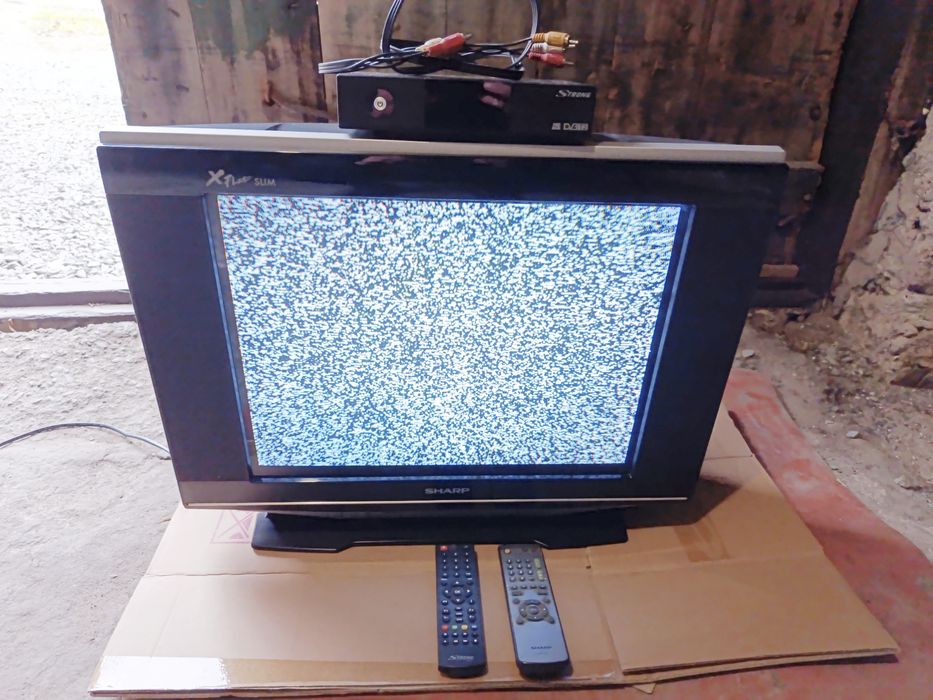 Телевізор Sharp 21SFX10U і тюнер Т2