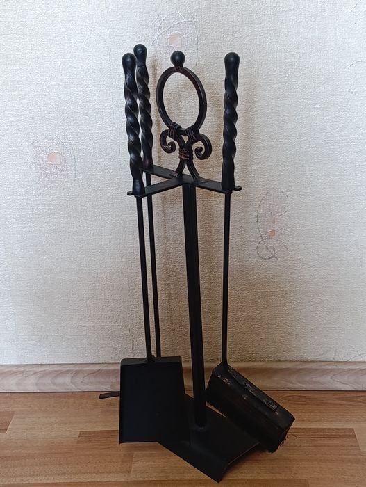 Камінний набір, прилади для каміна грубки та барбекю