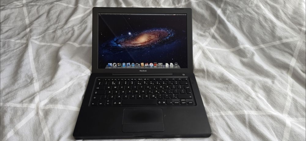 MacBook A1181 Intel Core 2 Duo 2.16Ghz / 4GB RAM / Naped szczelinowy