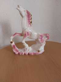 Figura konia z porcelany