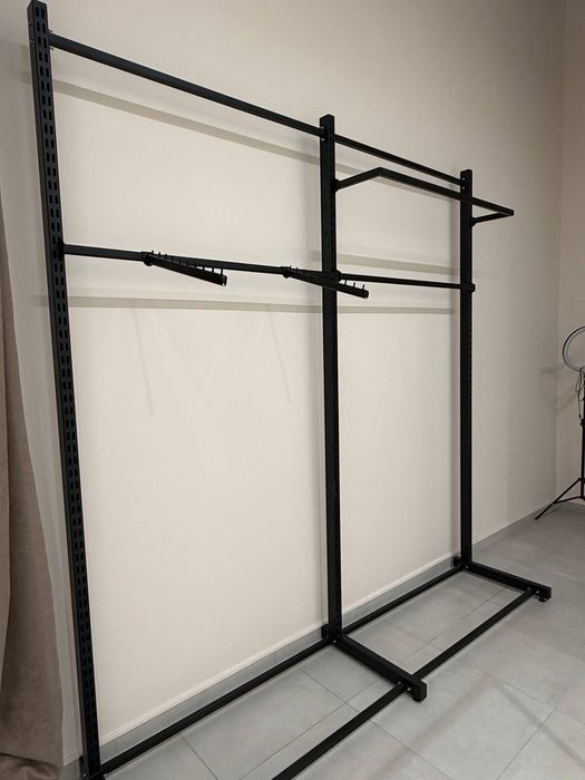 Меблі для магазину шоуруму одягу терміново