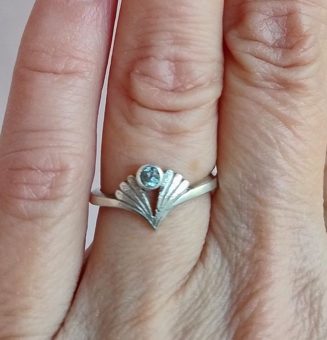 Srebrny pierścionek Warmet