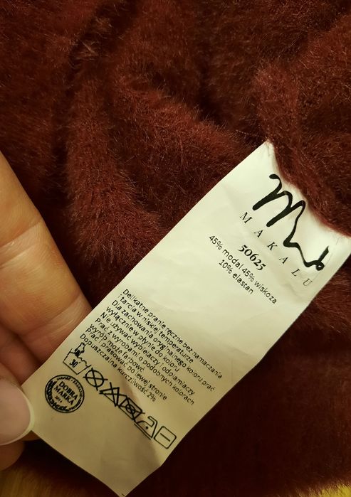 Sweter damski wiązany w talii marki MAKALU