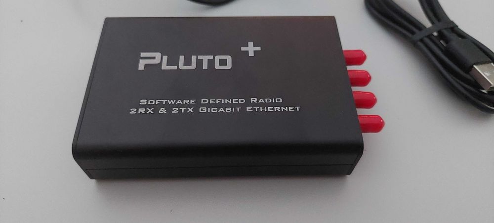 Transceptor de rádio PLUTO+SDR