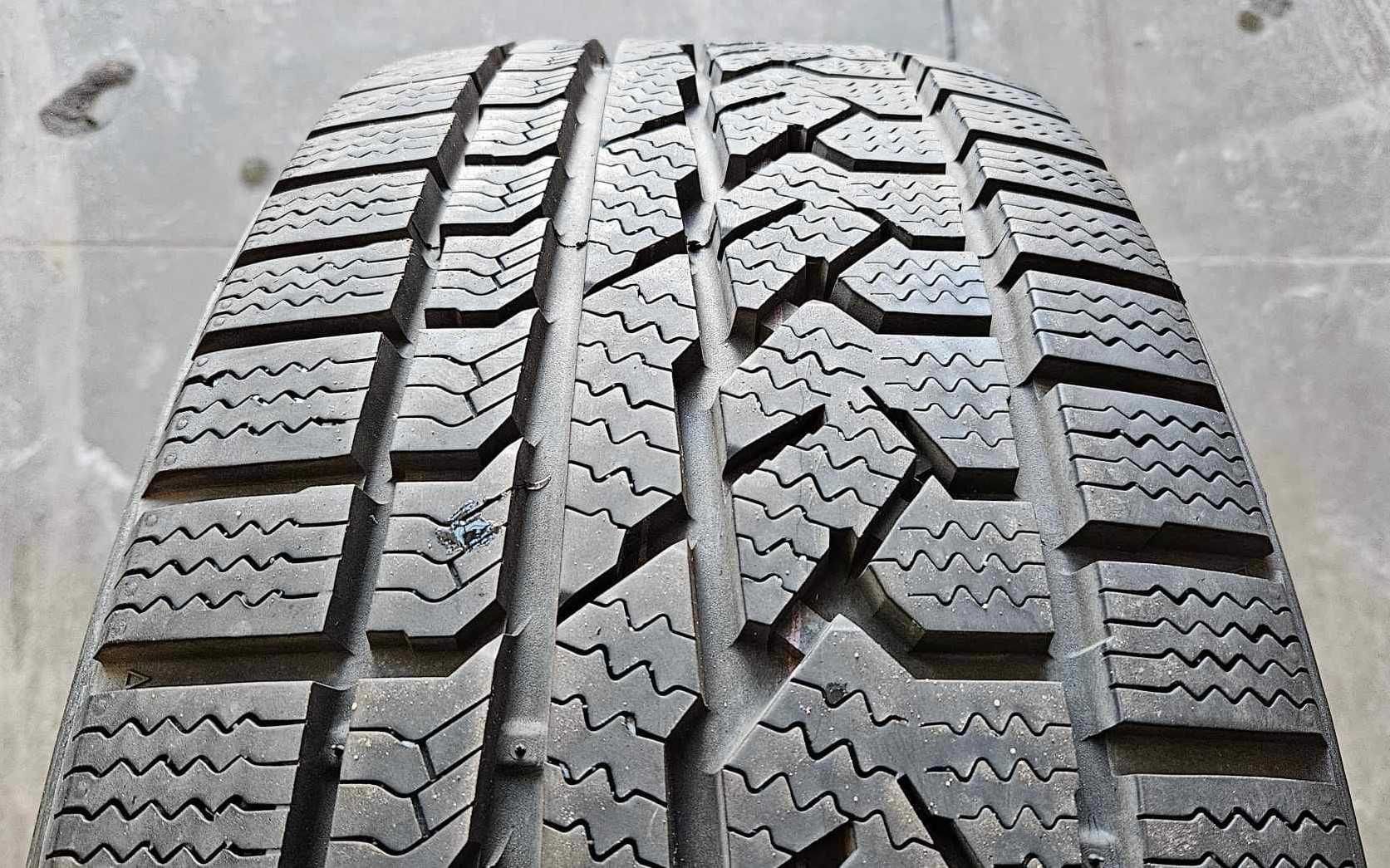 4x 225/55R18 102H XL Kumho I'Zen RV KC15 / 2x 9mm + 2x 8mm