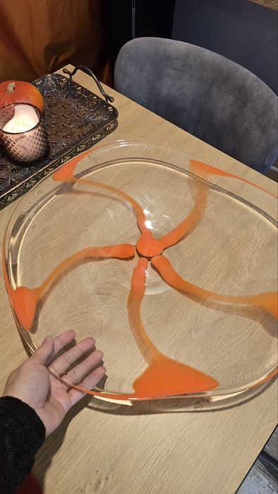 Продам блюдо, на Хелловін!!! d 44-46, масивне скляне, візерунок влитий