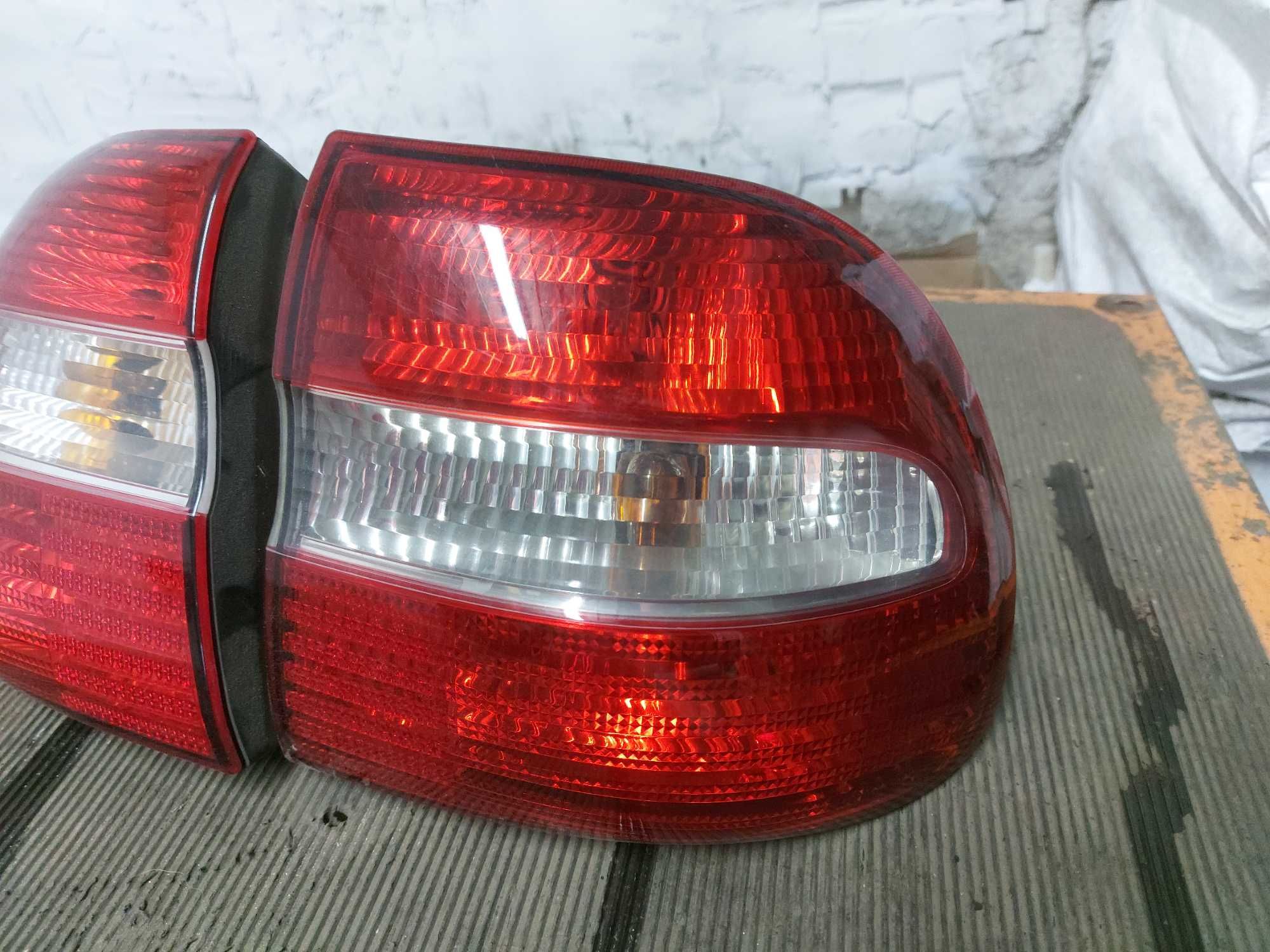 lampa tył lewa lub prawa volvo v40