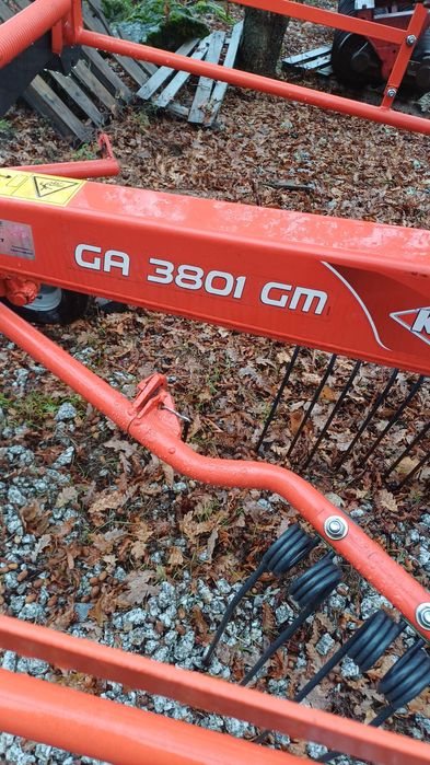 Juntador de feno kuhn