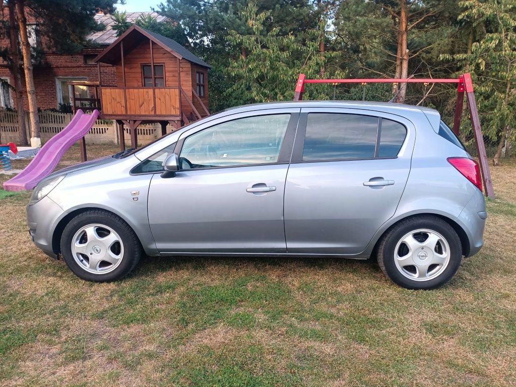 Opel Corsa 1.4 16V 100 KM 2010r salon Polska