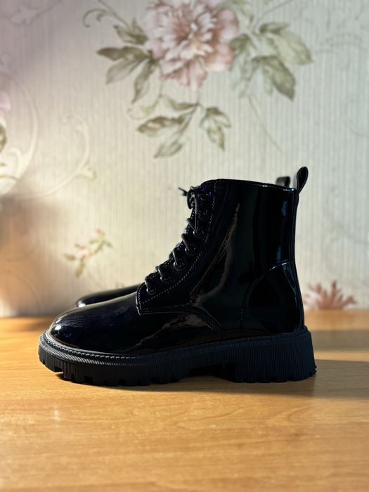 Чорні чоботи