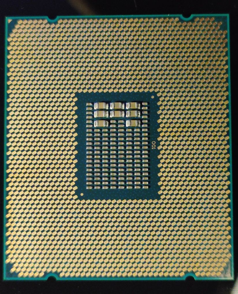 Procesor Intel® Xeon® E5-2643 v4 3,4GHz/3,7GHz
20M Cache, 3.40 GHz