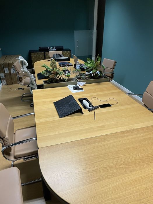 Mesa de reuniões escritório Bekant IKEA