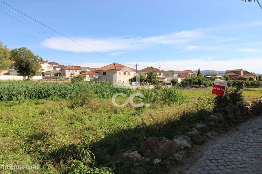 Terreno para construção com frente para estrada nacional