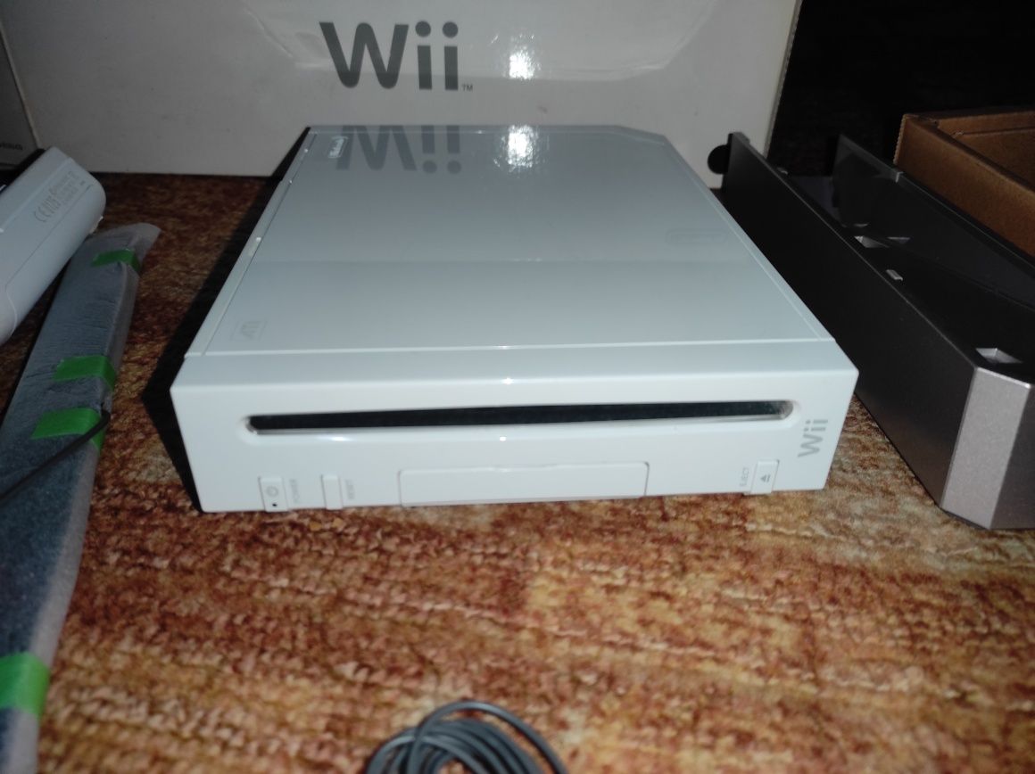 Продам ігрову приставку Nintendo Wii , прямий конкурент xbox 360 і PS