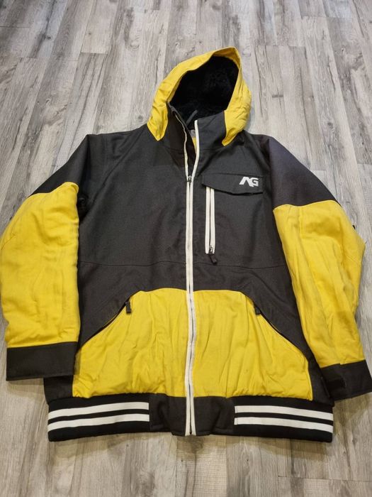 мужскую одежду  52 размер