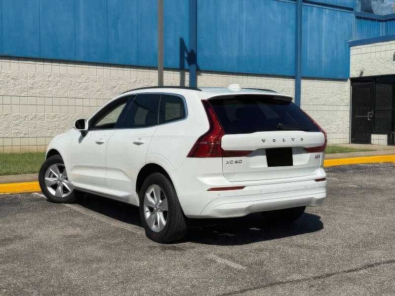 2022 Volvo XC60 B5 Momentum