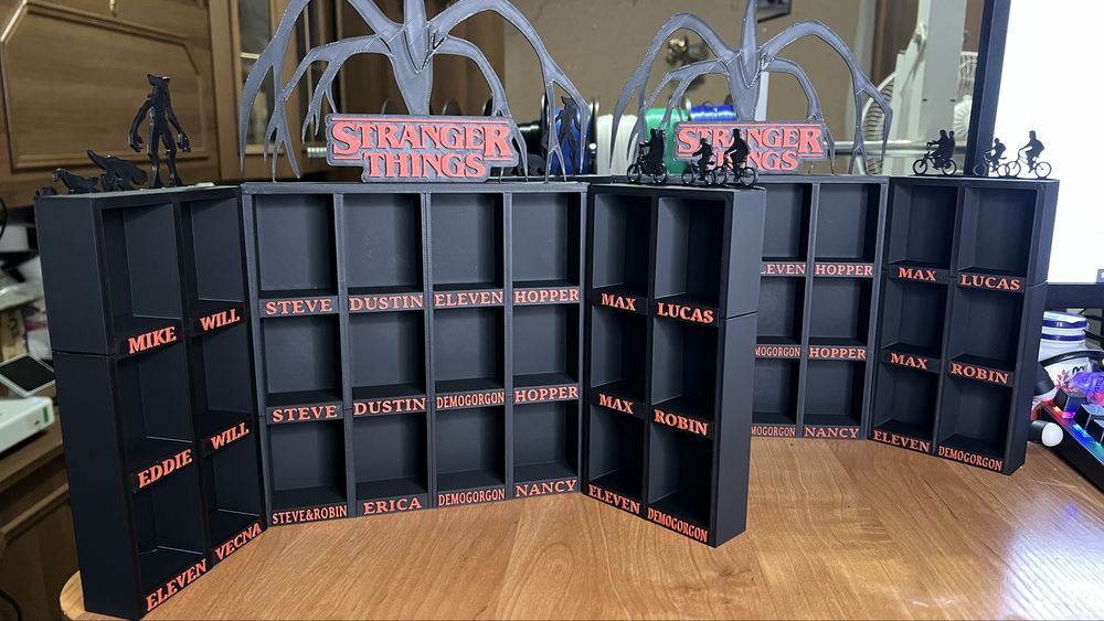 Полички для фігурок Kinder Joy Stranger Things  Дивні Дива на 24 шт