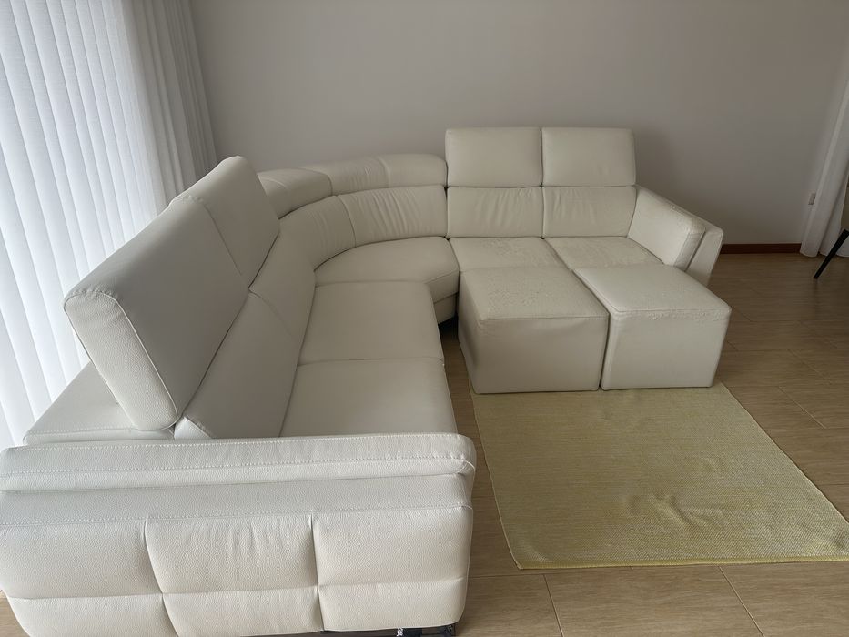 Vendo Sofá muito espaçoso (7 lugares)