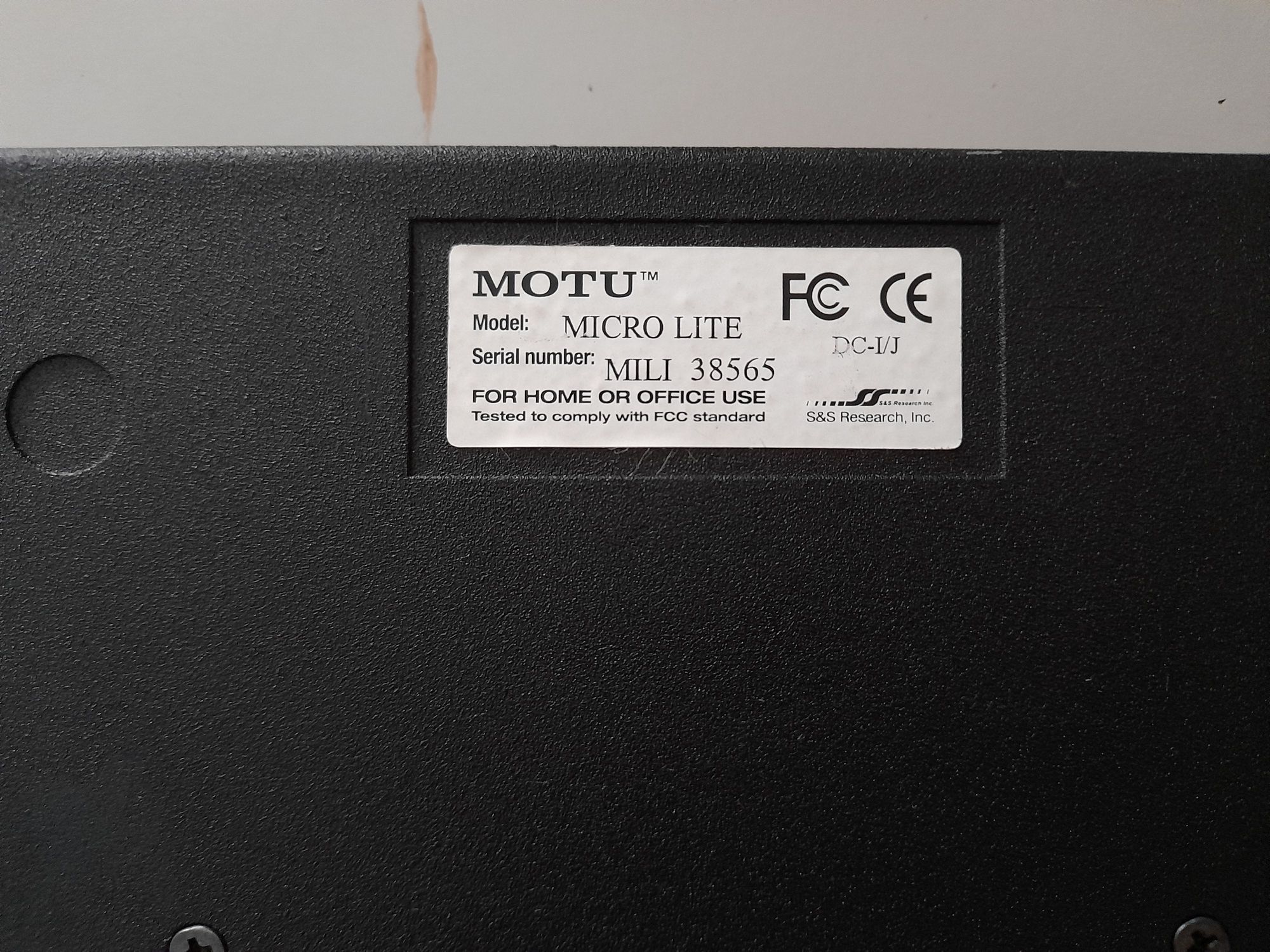 Motu Micro Lite ( Impecável )