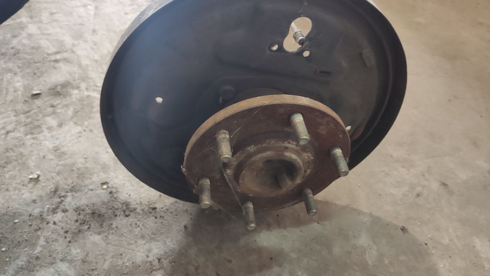 Задній міст 2011 рік на Mitsubishi l200