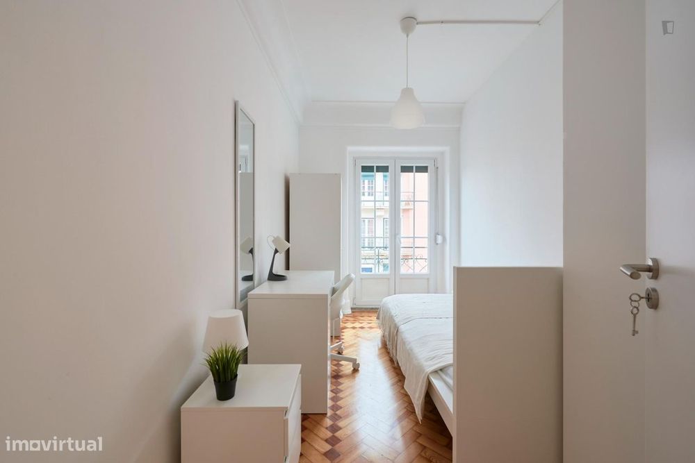 567213 - Quarto com cama de solteiro, com...