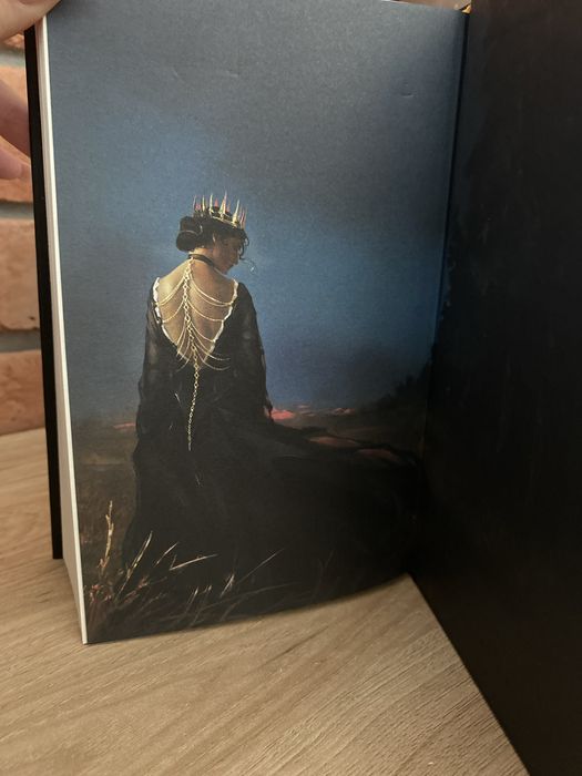 Книга- Двір королеви вампірів