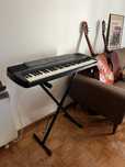 Teclado Roland E-14