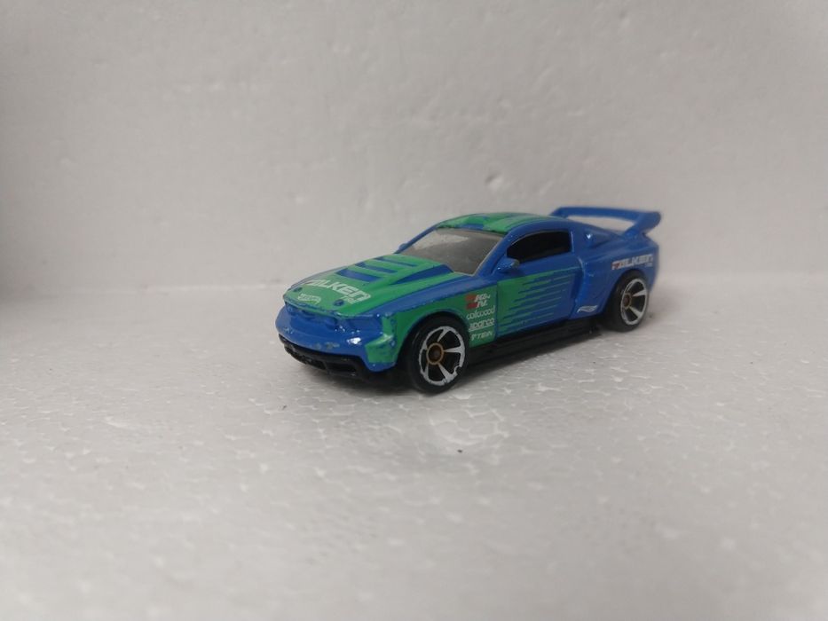 Falken ford Mustang hot wheels matchbox resorak autko samochodzik