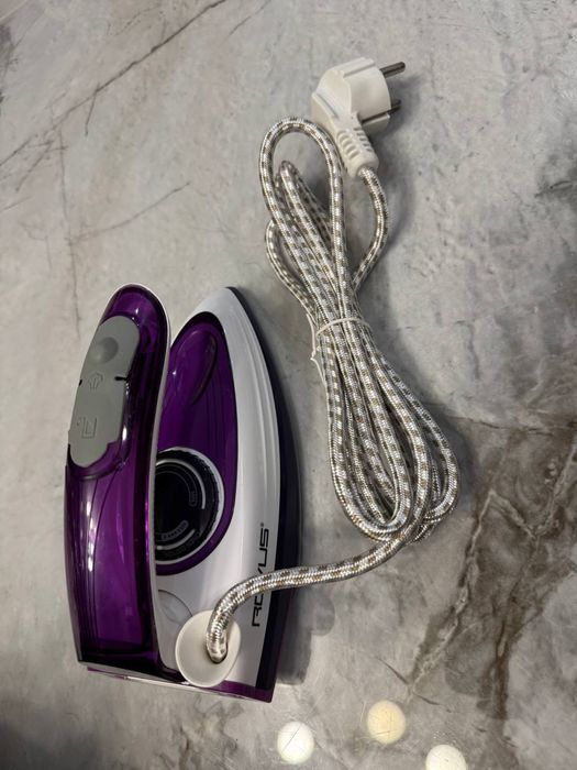 Дорожння міні праска зі складною ручкою