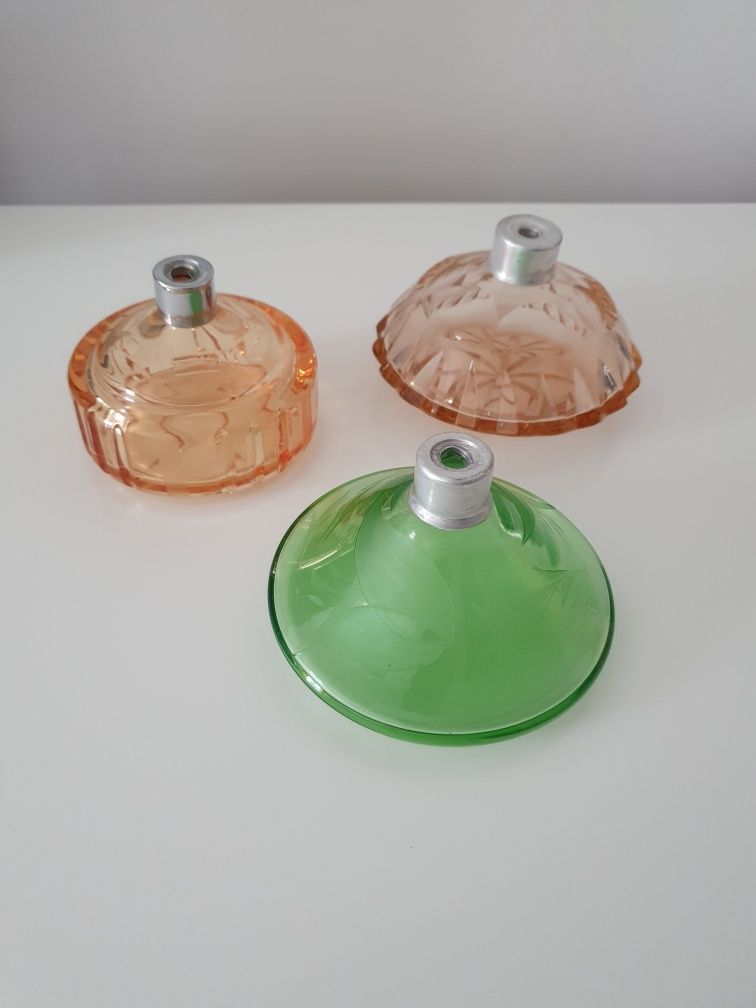 Trzy flakony na perfumy Art Deco