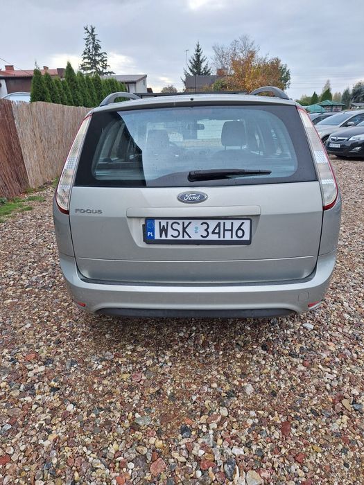 Ford Focus Kombi 1.6 Benzyna 2010 rok