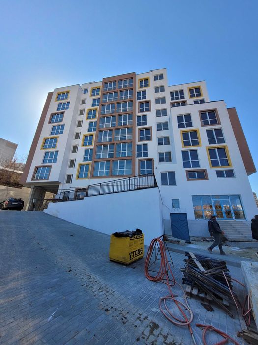 Продаж 2к Очеретяна  5/7ц новобуд зданий 61м 75тис