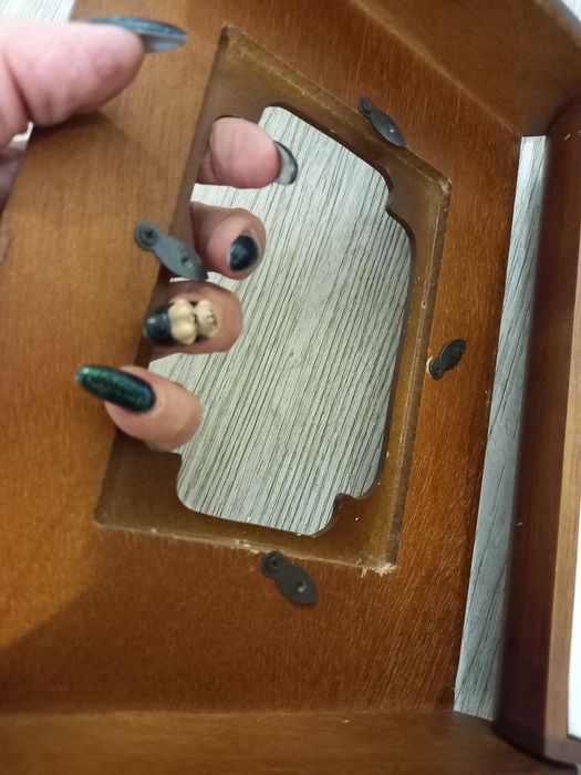 Album na zdjęcia w formie drewnianej księgi skrzynki