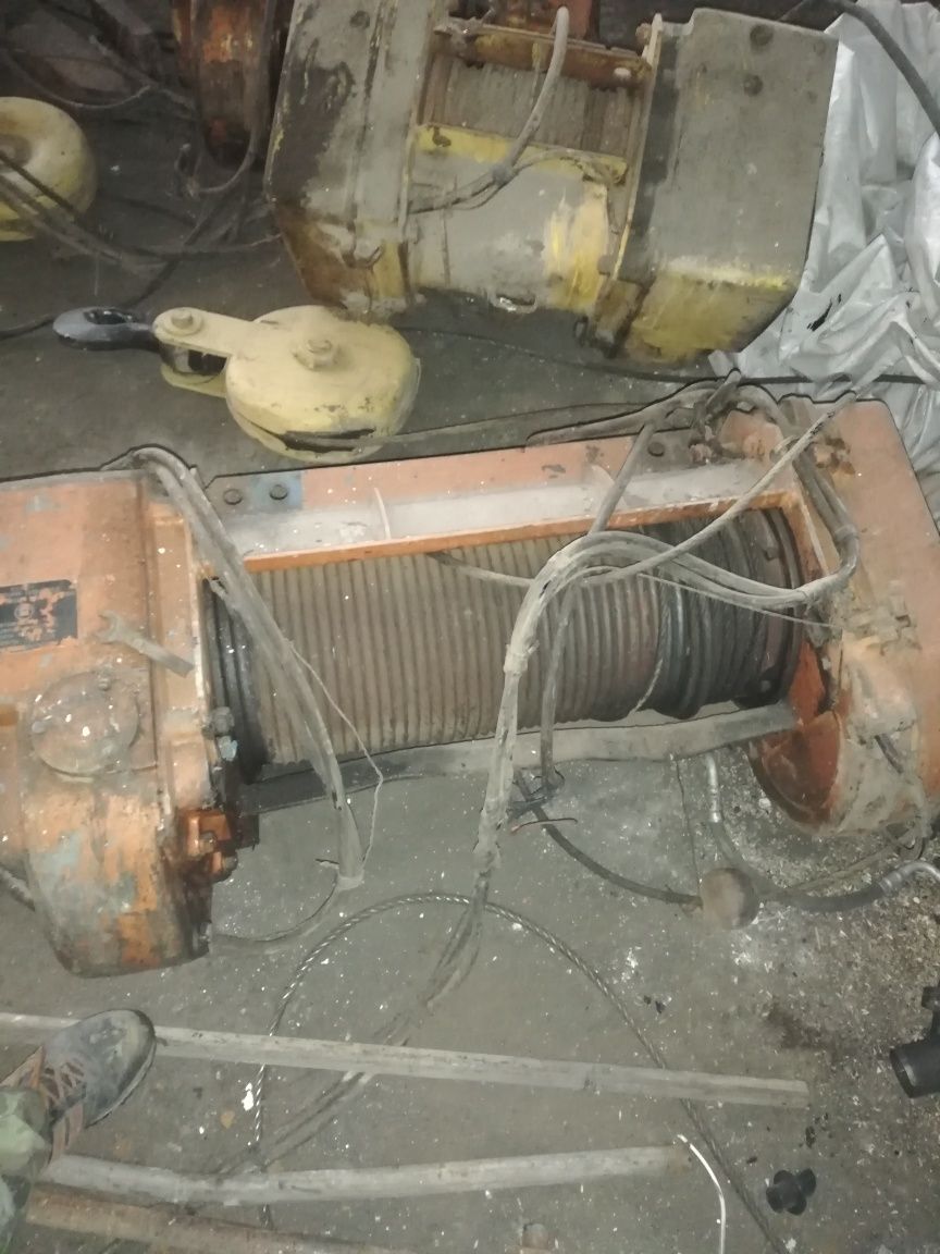 Продам тельфер в наявності 3 шт.