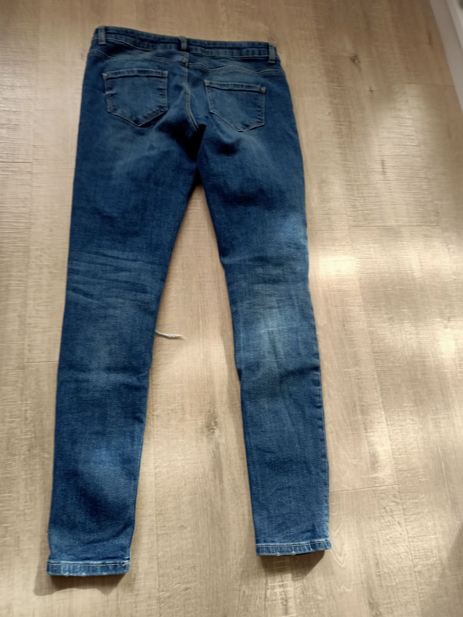 Jeansy firmy Denim rozmiar eur 38
 pas 76cm stan dobry. Zapraszam do o