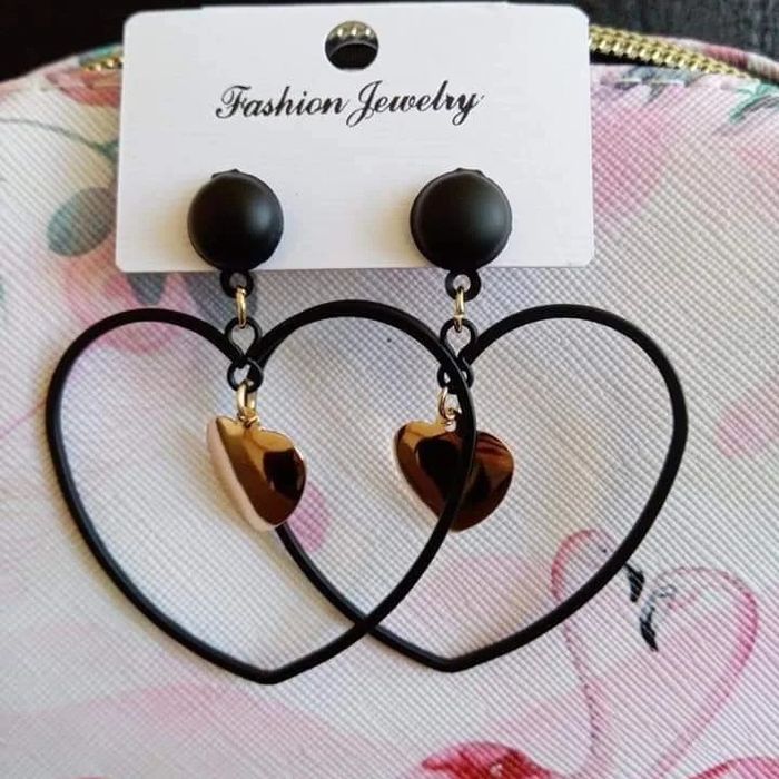 Brincos novos. Super leves. Bijuteria. Ideias para qualquer ocasião...