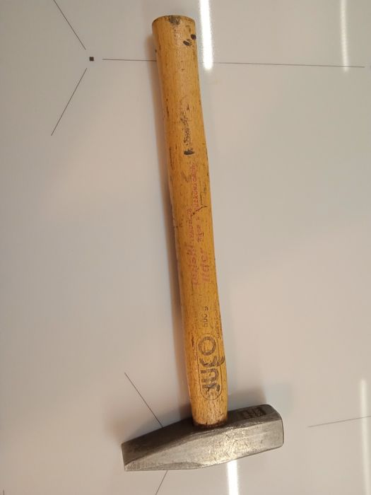 Młotek ślusarski 500gram