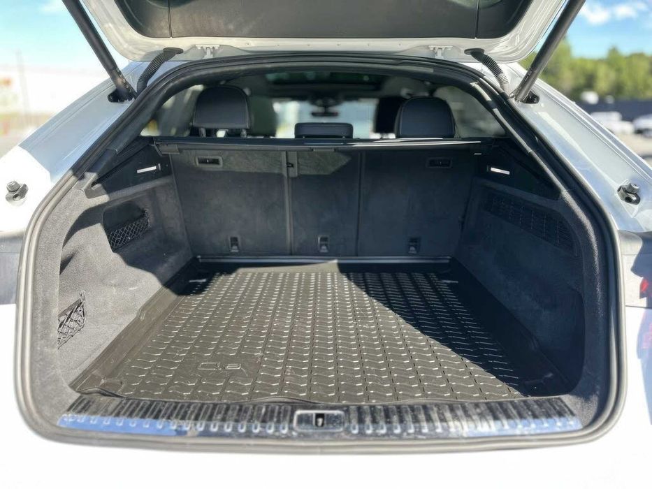 Audi Q8 quattro Premium Plus      2021