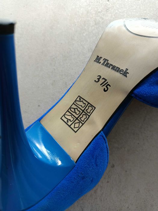 Kobaltowe szpilki ze skóry z odkrytymi palcami 37 ½