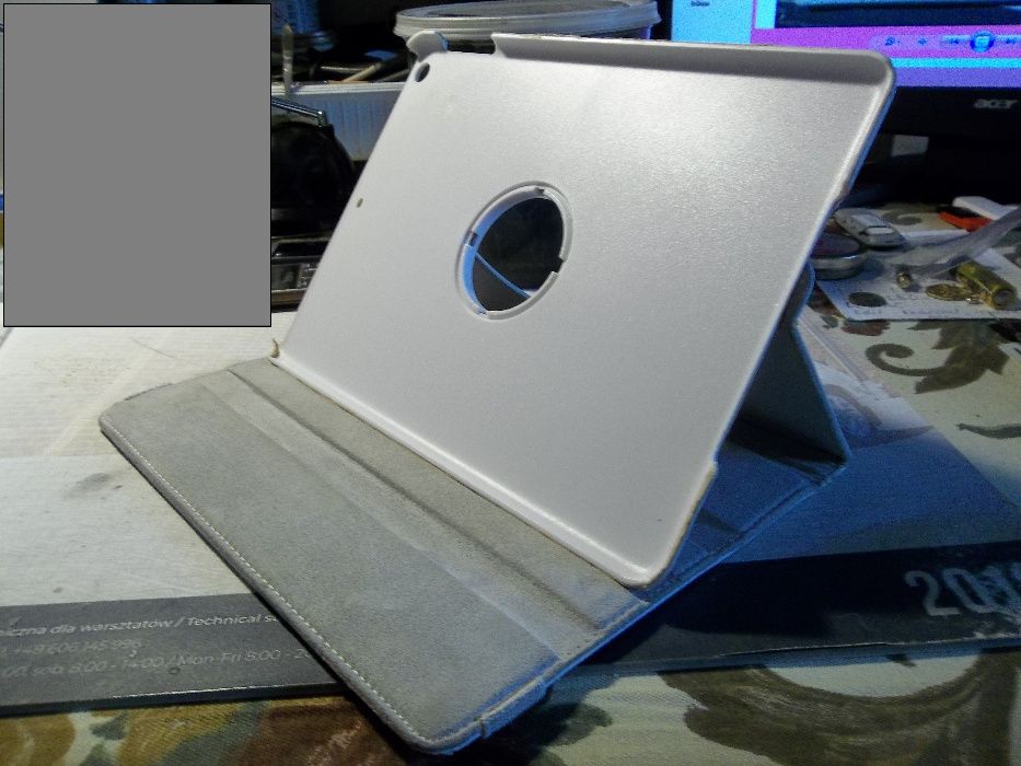 Etui na tablet biale