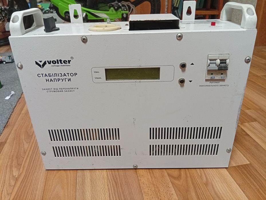 Стабілізатор напруги СНЗСО-4