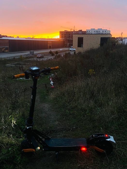 Продам електросамокат