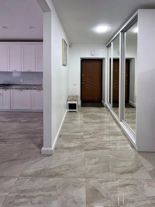 Продаж великої 3к квартири для сім'ї, з гаражем