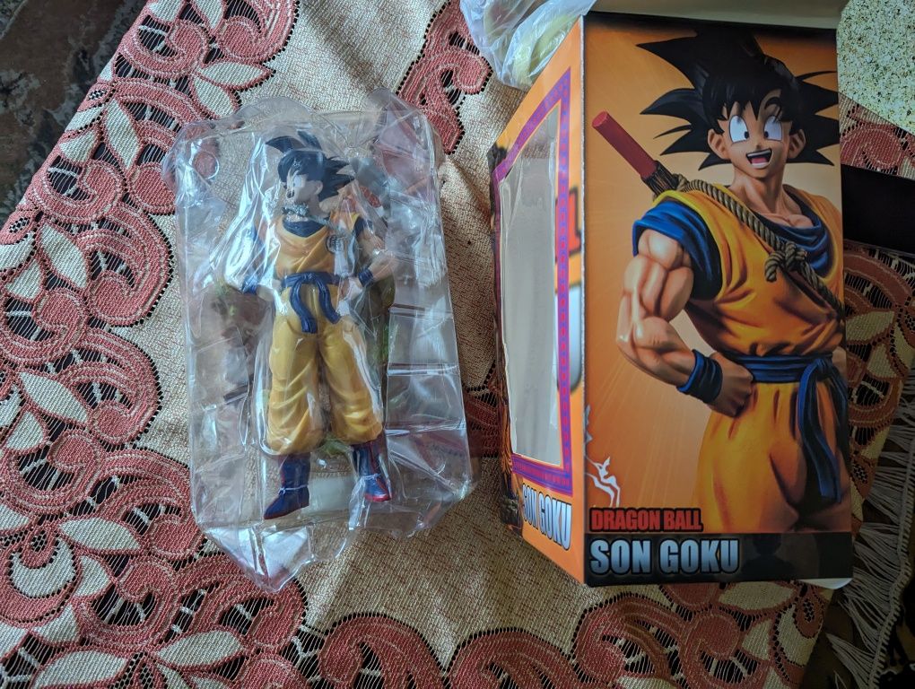 Dragon Ball Z figurka Goku + pudełko