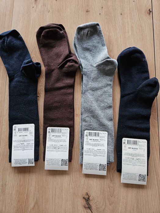 Meias Calzedonia 31-33 (3) e 28-30 (1)