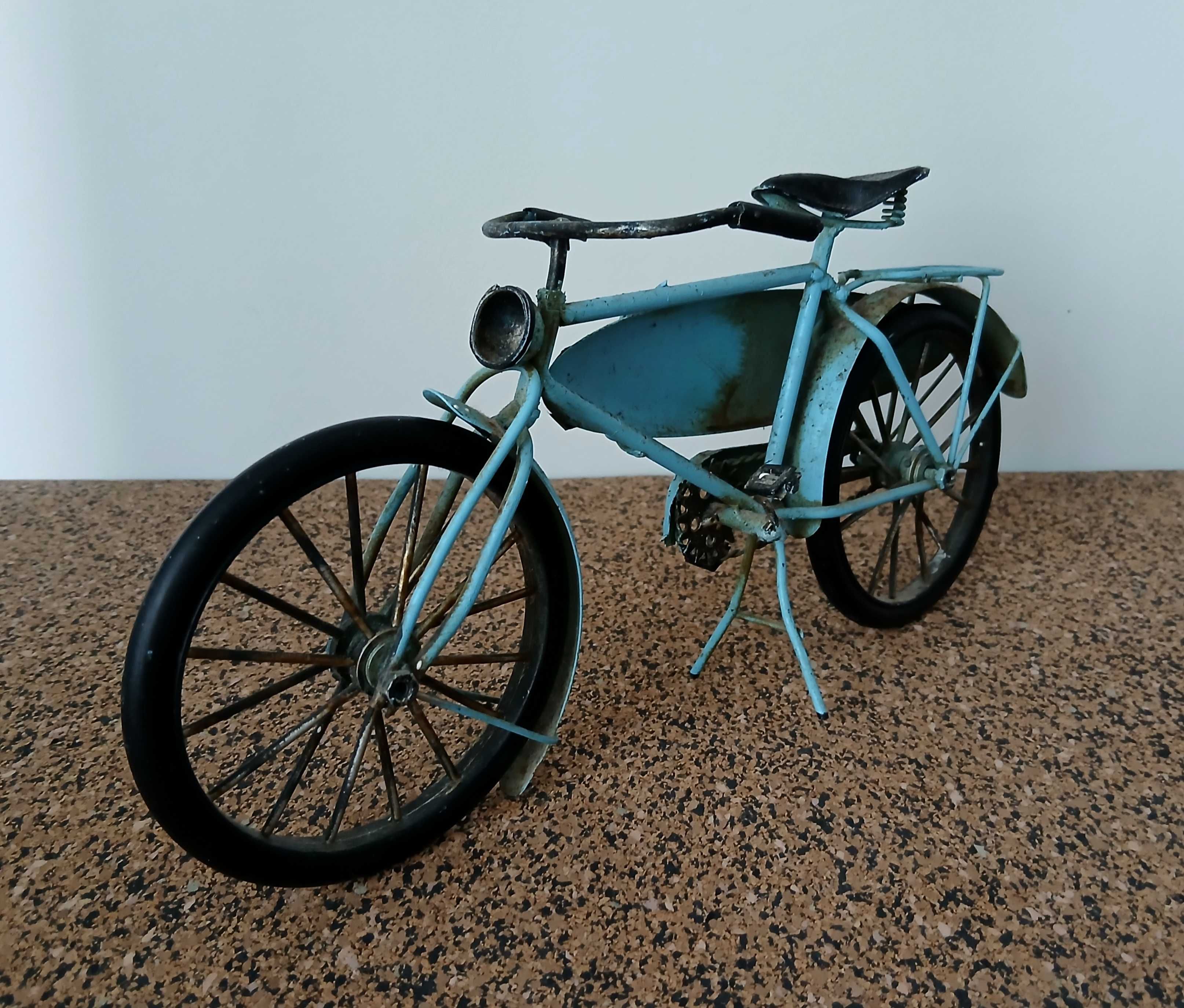 Bicicleta antiga de decoração